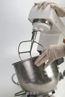Make Pineapple hand noodles step 10