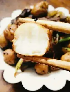 Make Spicy fishball pot step 2