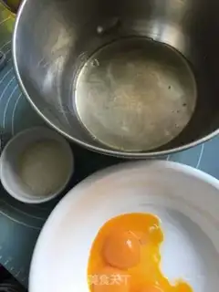 Make Barbie doll cake step 1