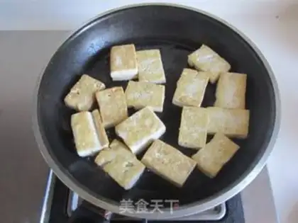 Make Tofu-coated poaching fish step 2