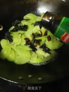 Make Fried eggs step 6