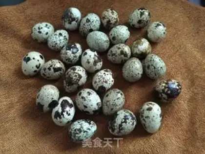 Make The salt is five cedar eggs step 1
