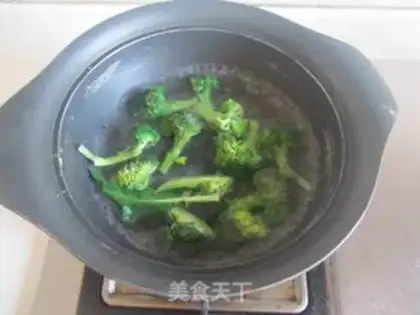 Make Tofu-coated poaching fish step 3