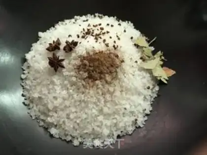 Make The salt is five cedar eggs step 2