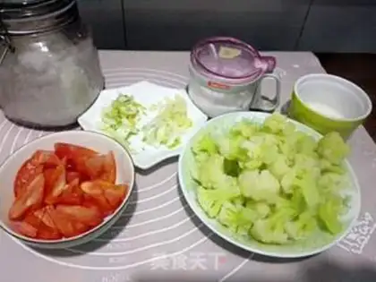 Make Tomato fried flowers step 0