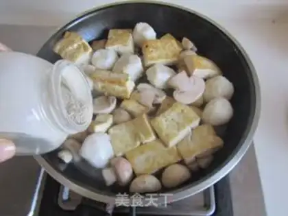 Make Tofu-coated poaching fish step 7