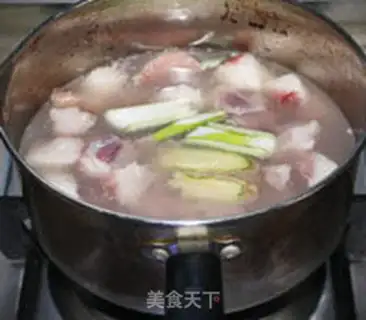 Make Tomato beef noodles step 1