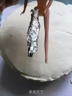 Make Barbie doll cake step 15