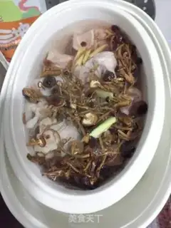 Make Tea, mushroom, fan soup step 3