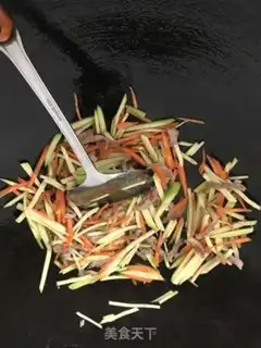 Make Onion noodles step 2