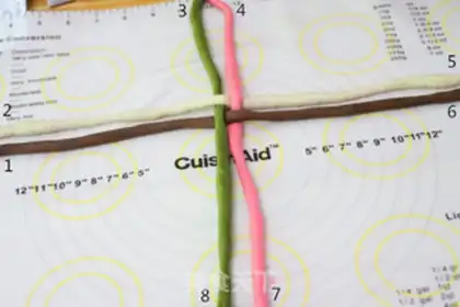Make The embroidery bun step 8