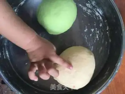 Make Double-coloured buns step 2
