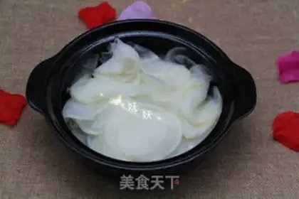 Make A radish with a mask step 0