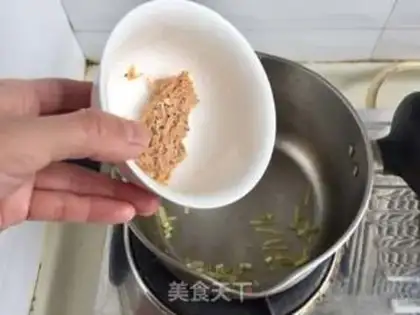 Make Shrimp-skin-mulcers. Soup step 3