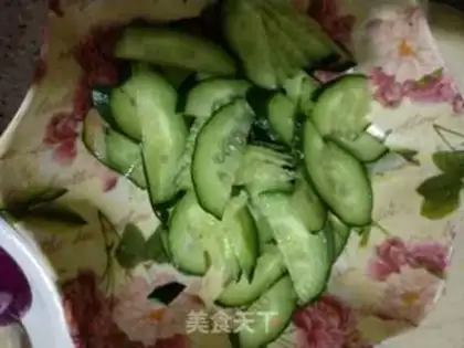 Make Silver-eared cucumber onions step 1