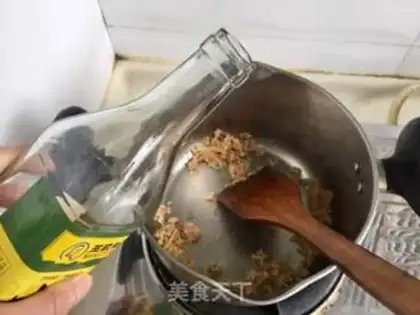 Make Shrimp-skin-mulcers. Soup step 4