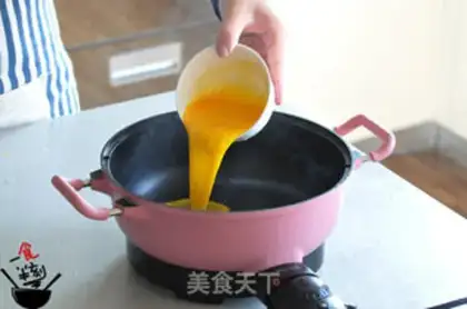 Make Tomato noodles step 1