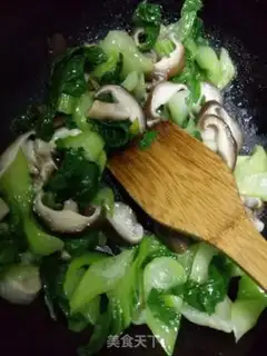 Make Scrambled oily mushrooms step 3