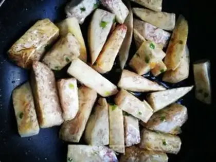 Make Cracker-coated taro step 3