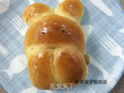 Make Hand-eating rabbit bread step 20