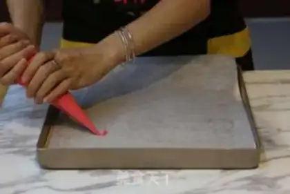 Make A Christmas snowman roll step 9