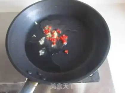 Make Piggy radish step 1