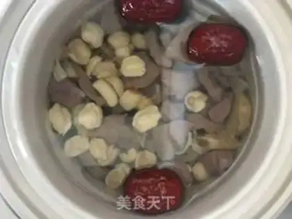 Make Lily Lotus Pork Heart soup step 3
