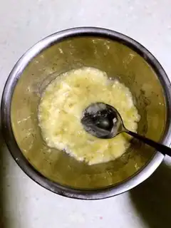 Make Banana cake roll step 1