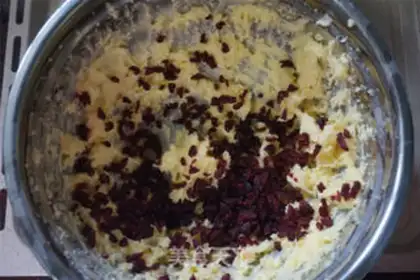 Make Cranberry glucose cookies step 2
