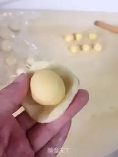 Make The pecan walnut potato ball step 23