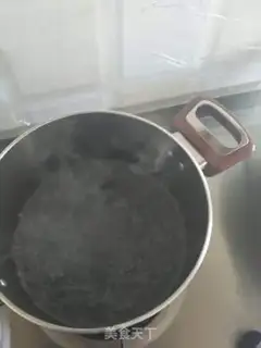 Make Spinach mushroom egg soup step 1