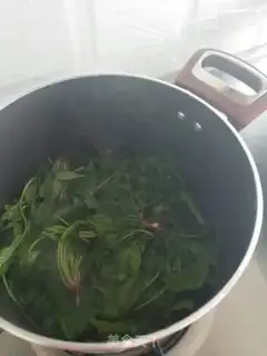 Make Spinach mushroom egg soup step 2