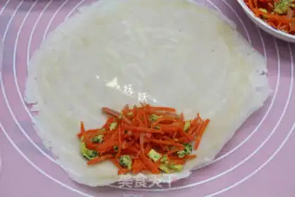 Make Carrot Spring roll step 3