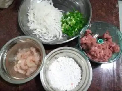 Make Shrimp radish step 1