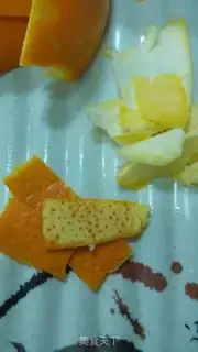 Make Homemade orange sugar step 1