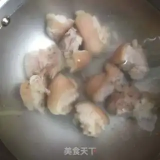 Make Soybean peanut pig
