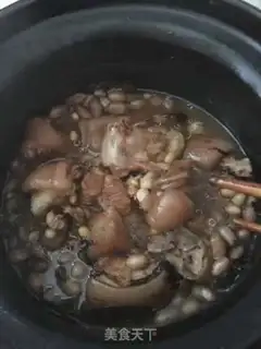 Make Soybean peanut pig