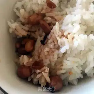 Make Soybean peanut pig