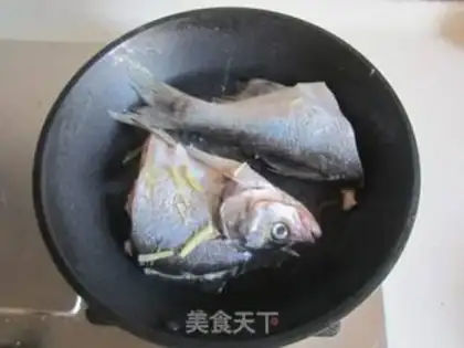 Make Bean petals for fish step 3