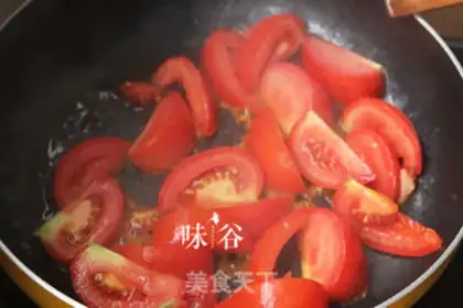 Make Tomato cowtail soup step 4