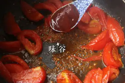 Make Tomato cowtail soup step 5