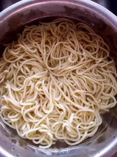 Make Hot dry noodles step 3