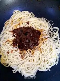Make Hot dry noodles step 8