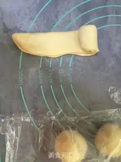 Make Coconut roll toast step 15