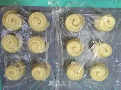 Make Coconut roll toast step 16