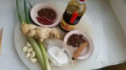 Make Pork hoof-hoof-hoose elbows step 2