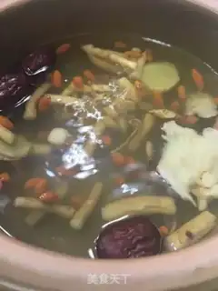 Make The chicken feet of the herbal medicine step 3