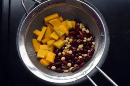 Make Red bean pumpkin soy sauce step 1