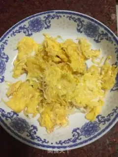 Make Silverfish fried eggs step 4