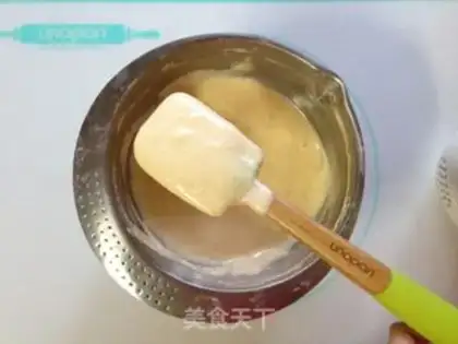 Make Yellow chocolate pie step 6